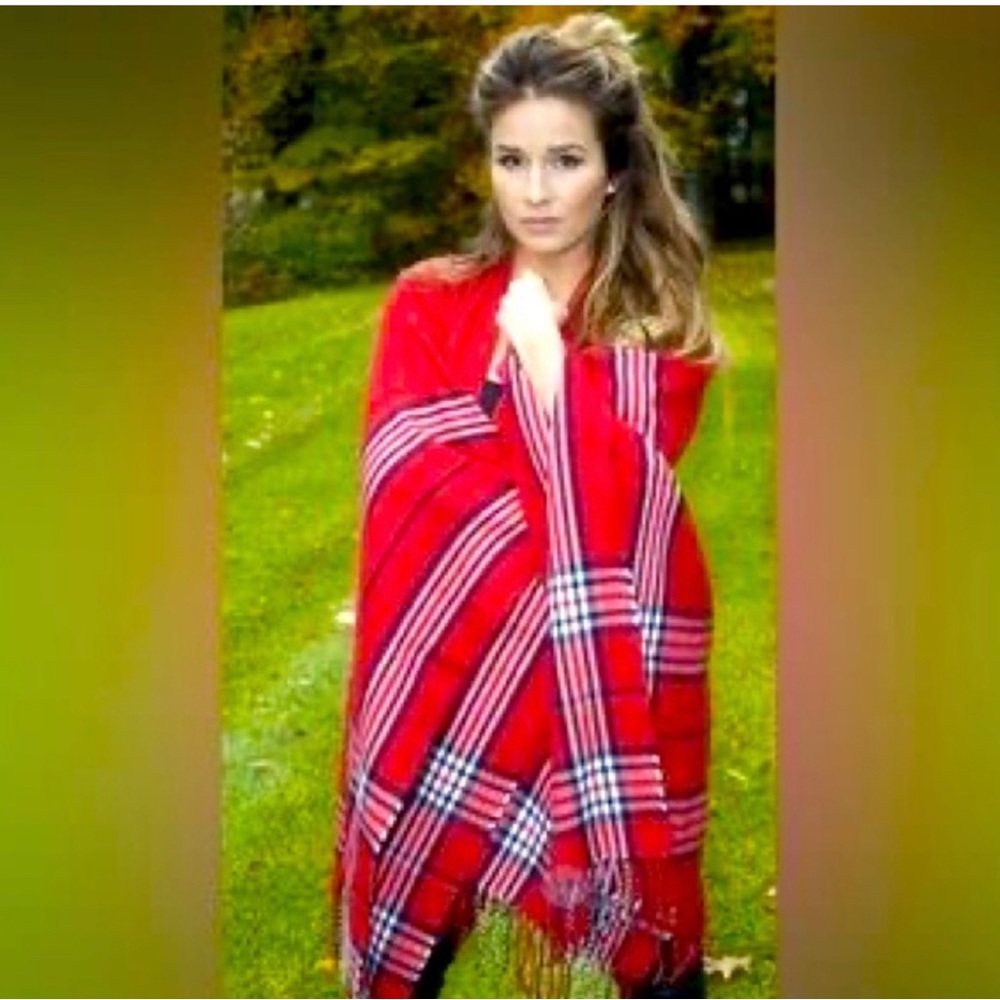 Vintage kittenish poncho